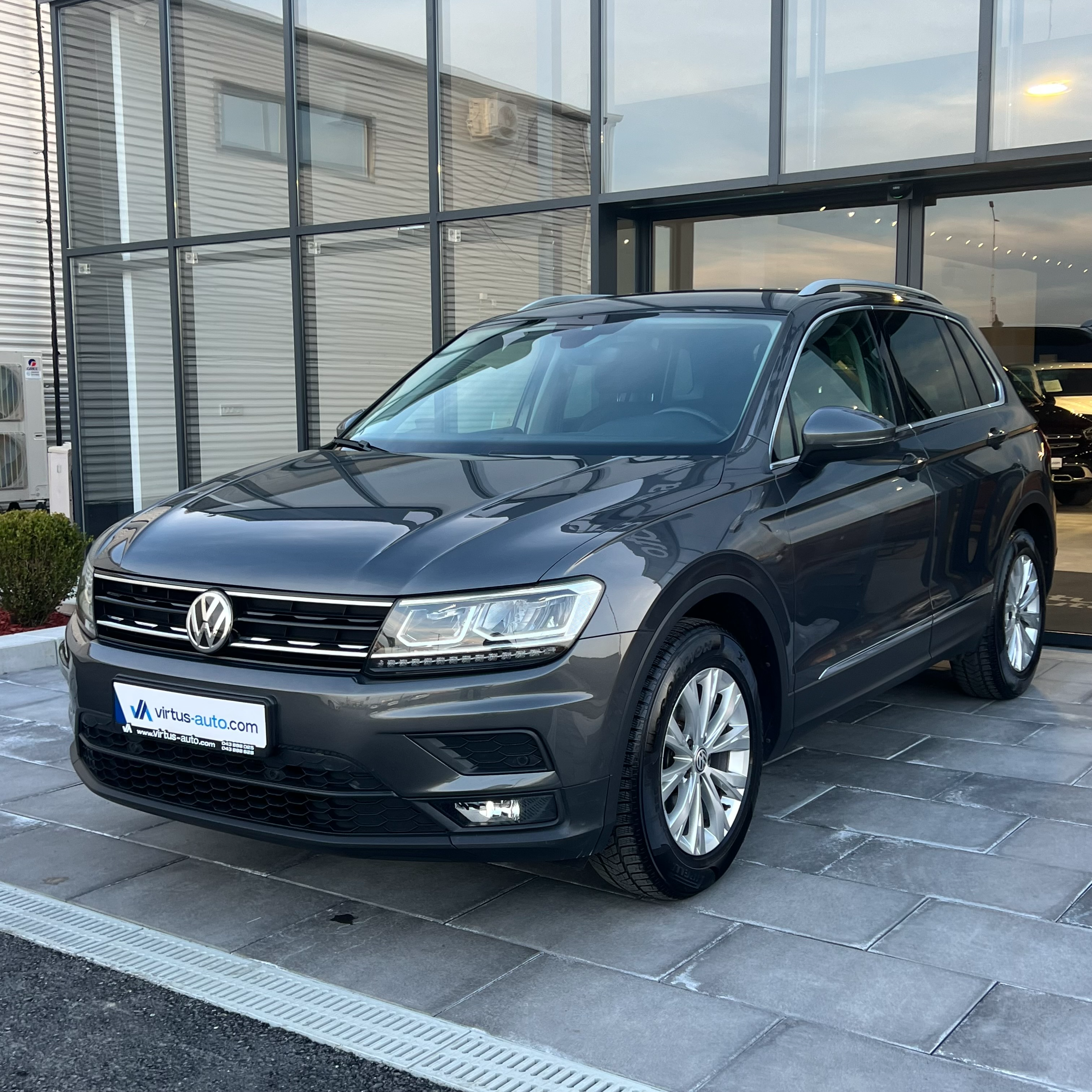 Volkswagen Tiguan   - 2020