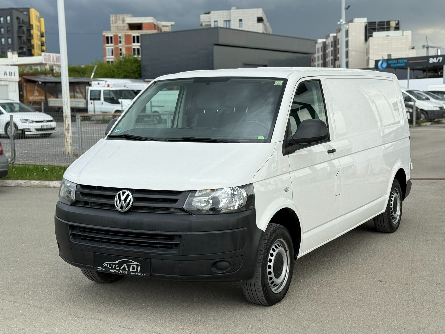 Volkswagen Transporter   - 2015