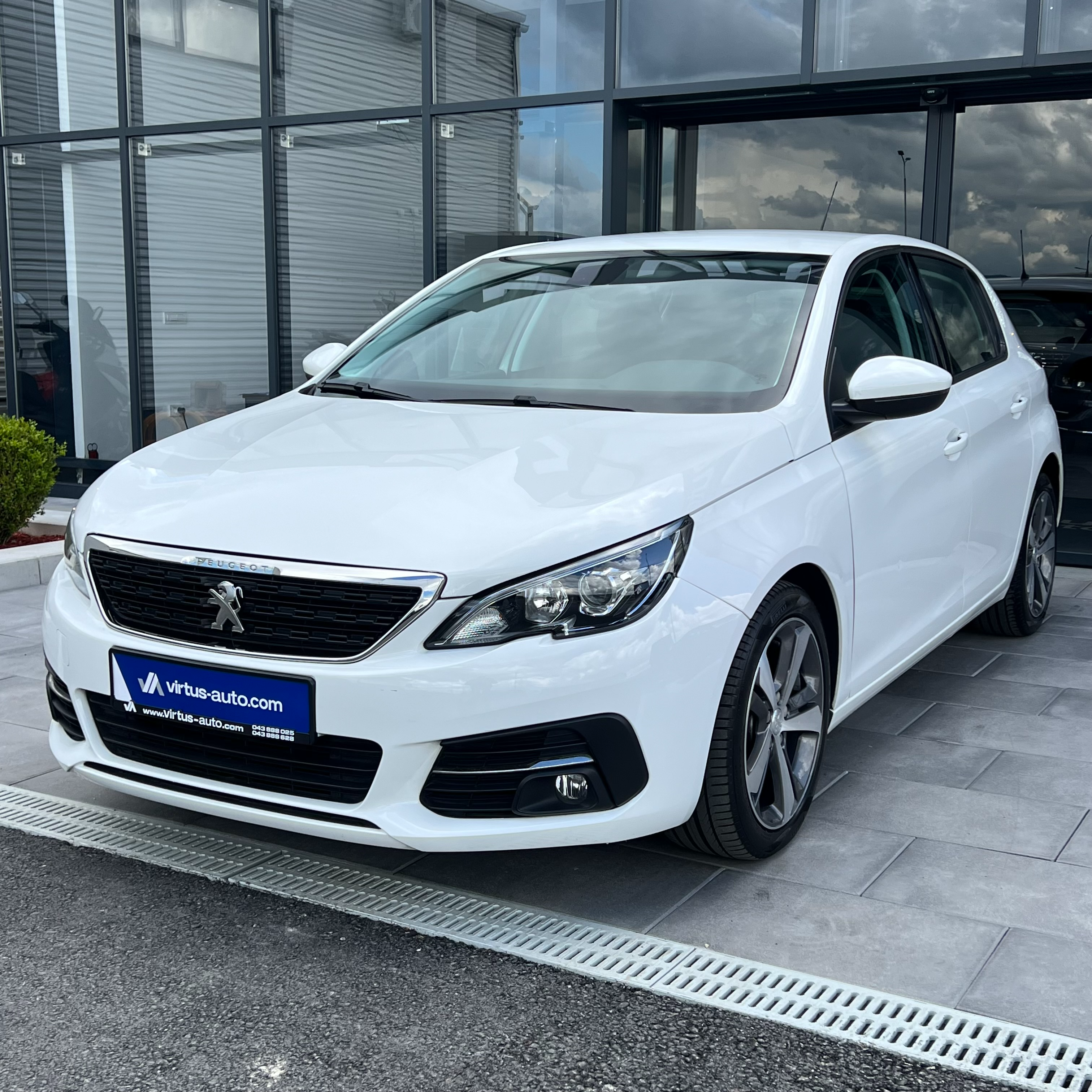 Peugeot 308   - 2020