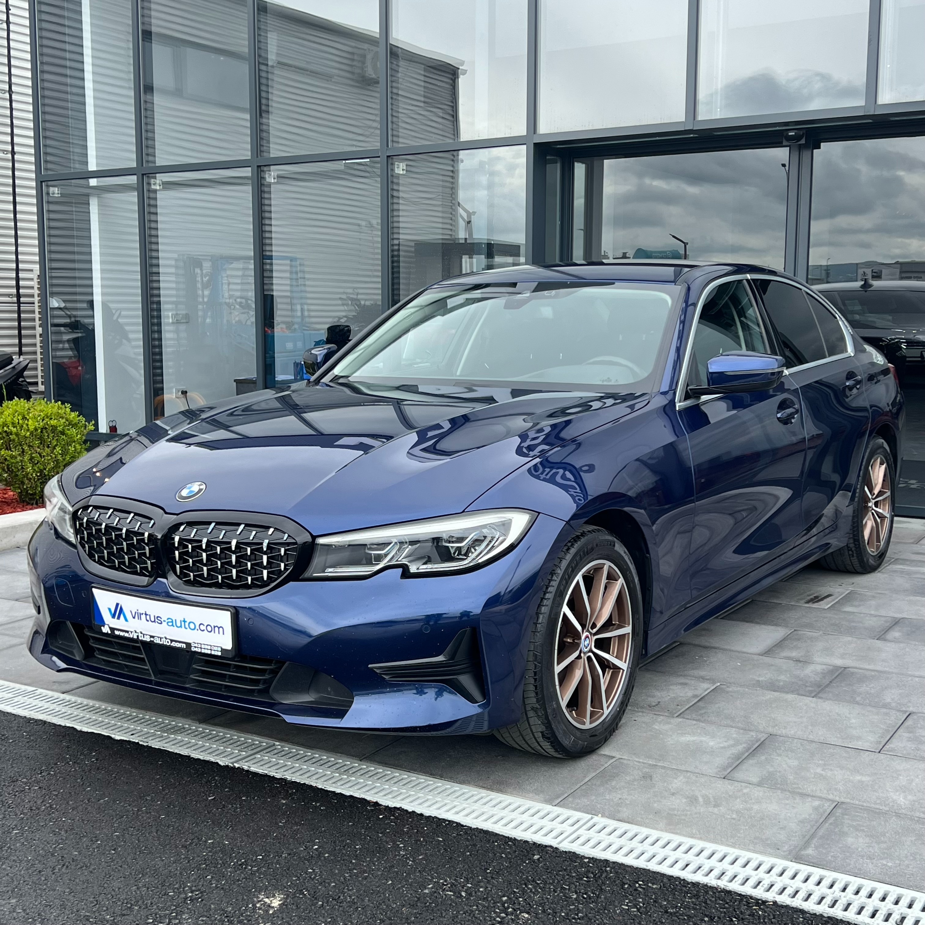 BMW 3 Series   - 2019
