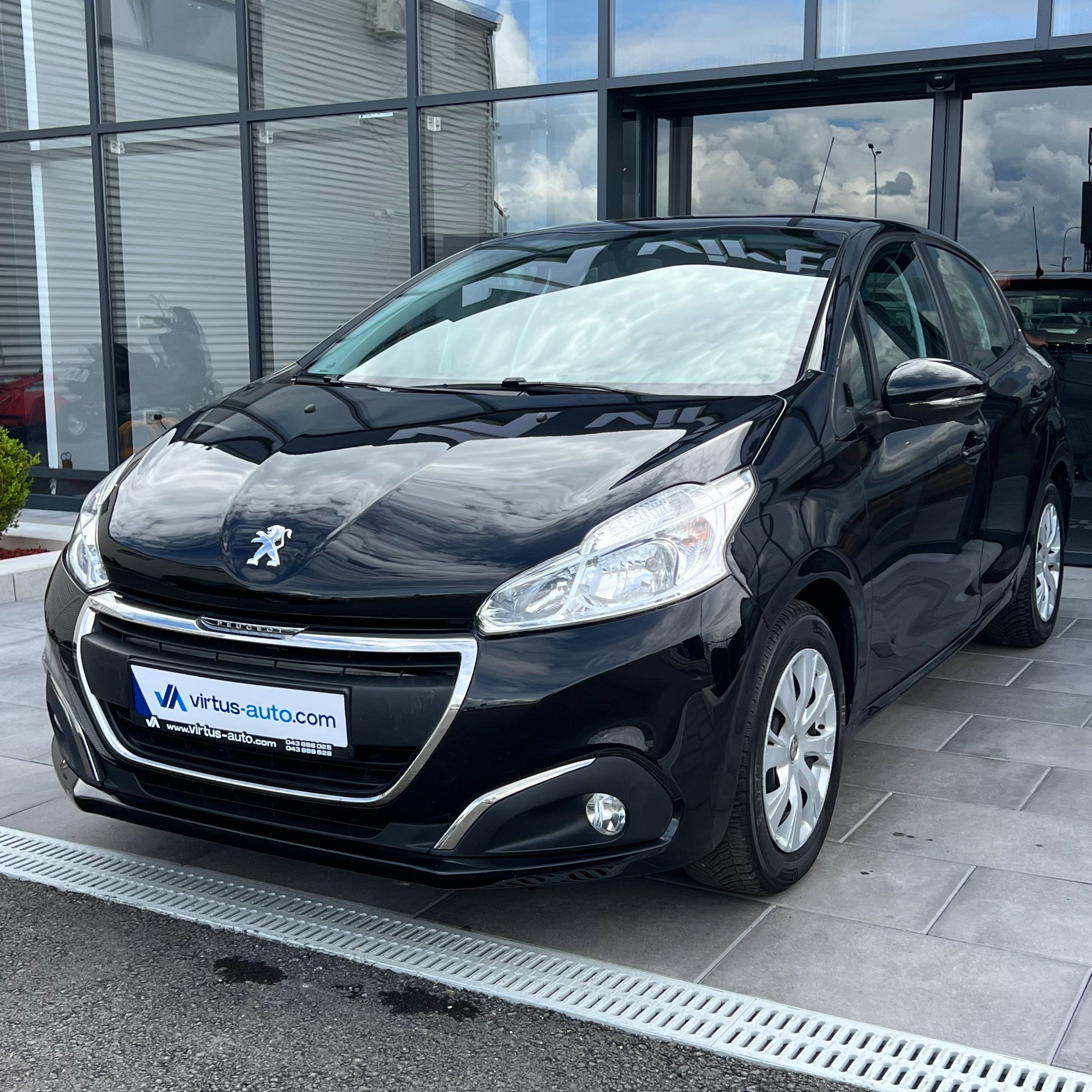 Peugeot 208   - 2017