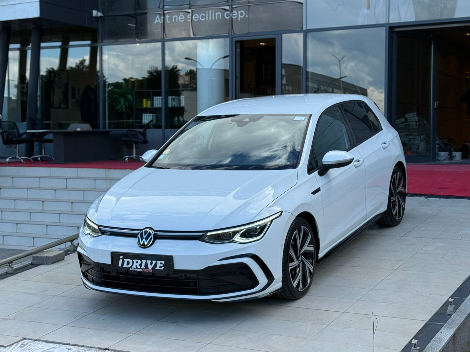 Volkswagen Golf 8   - 2021