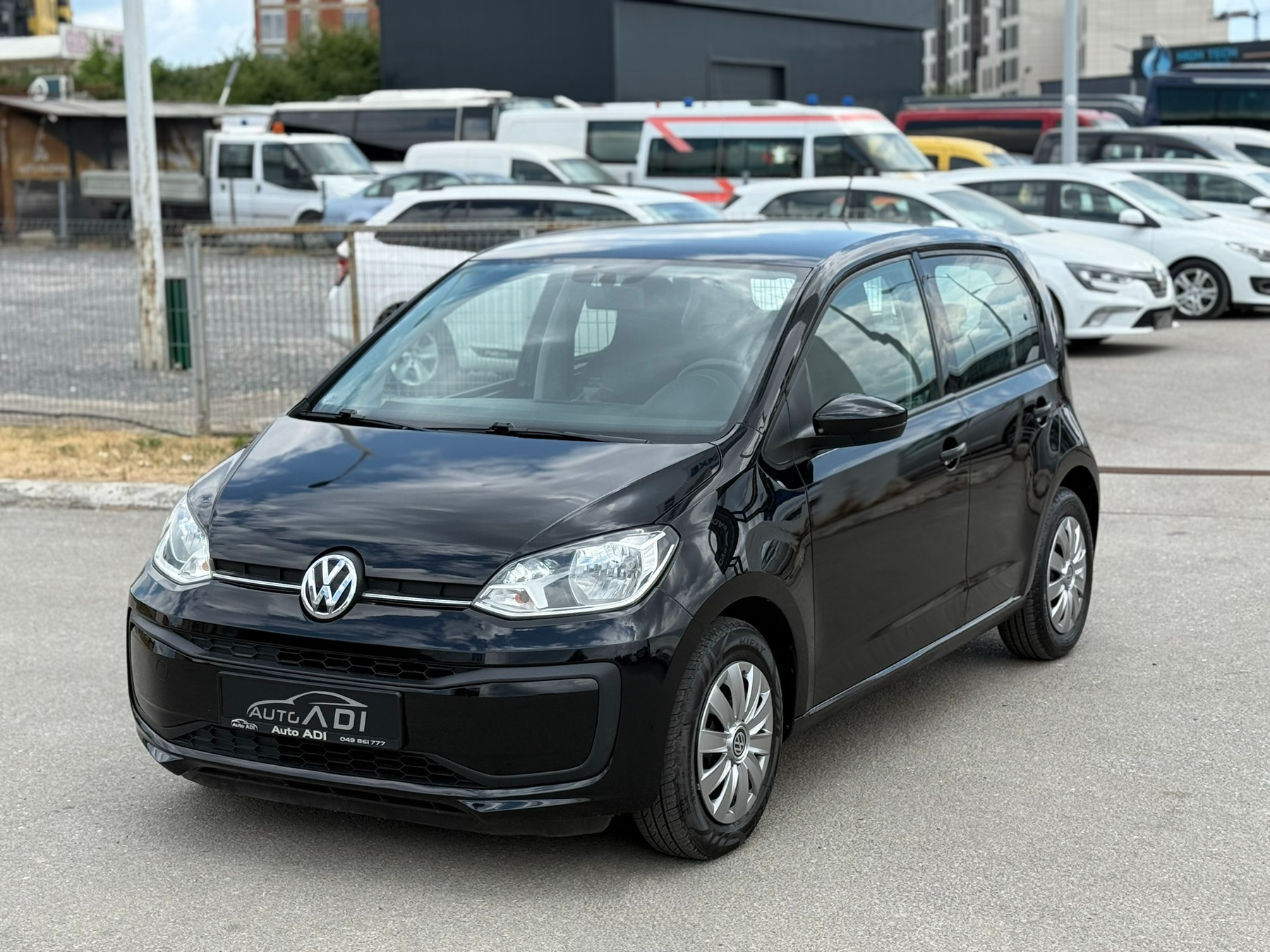 Volkswagen Up   - 2019