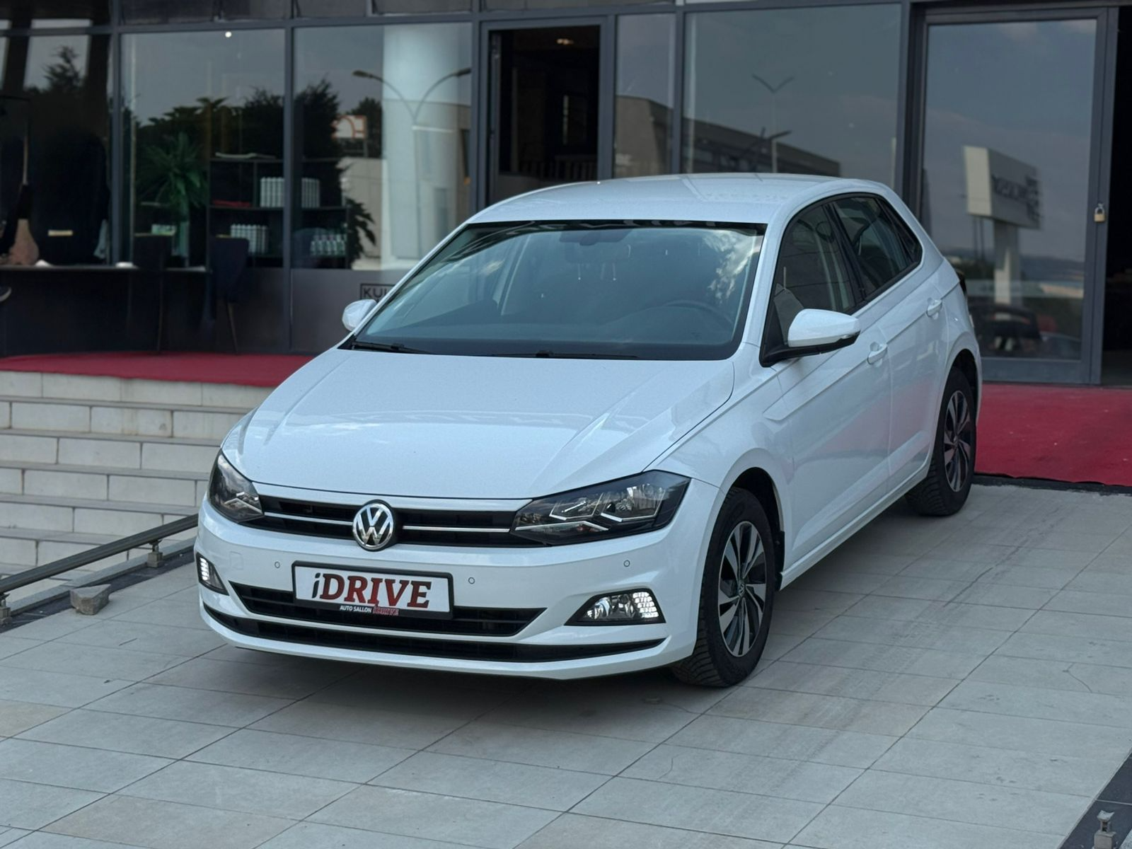 Volkswagen Polo   - 2020