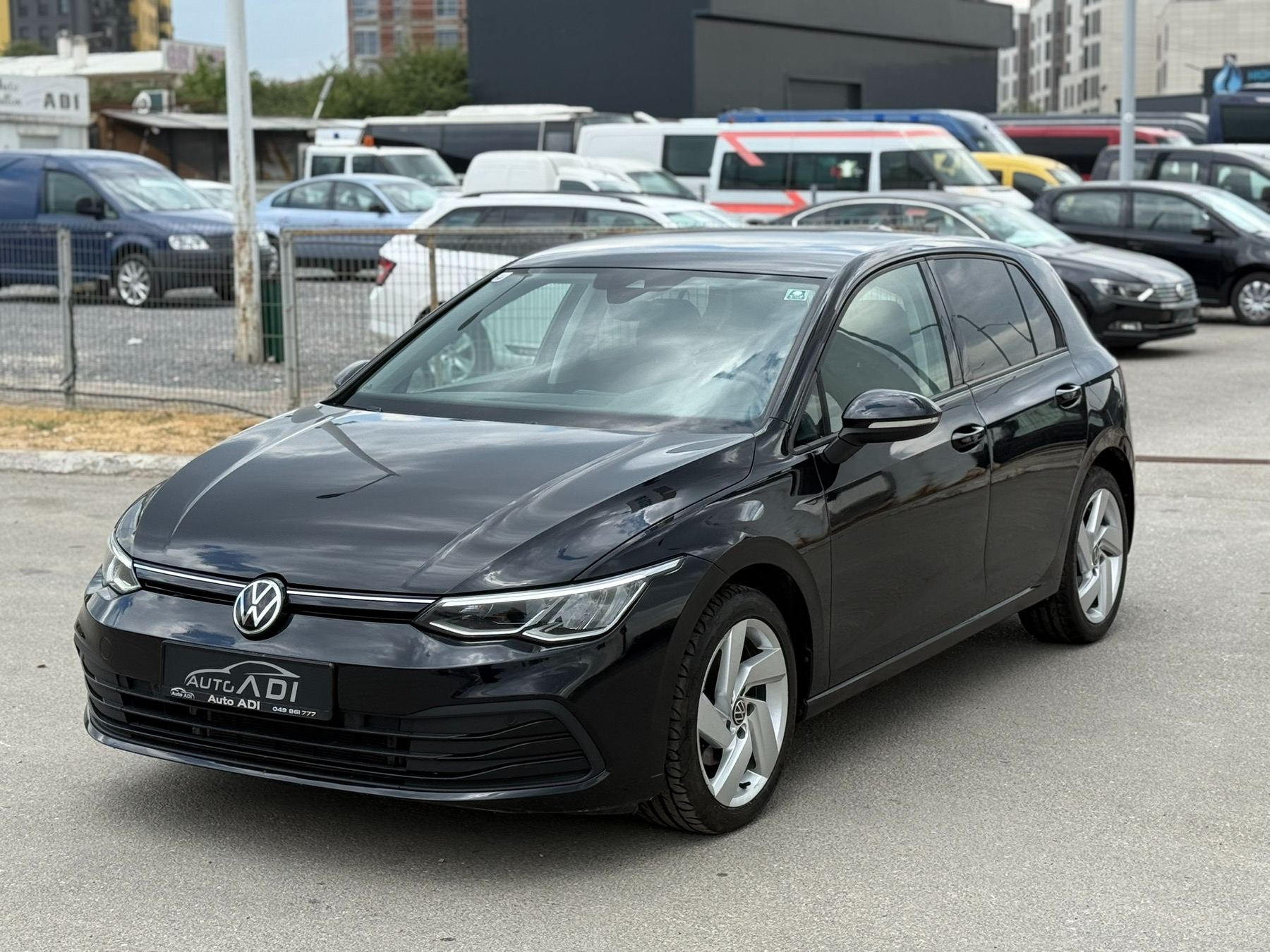 Volkswagen Golf 8   - 2020