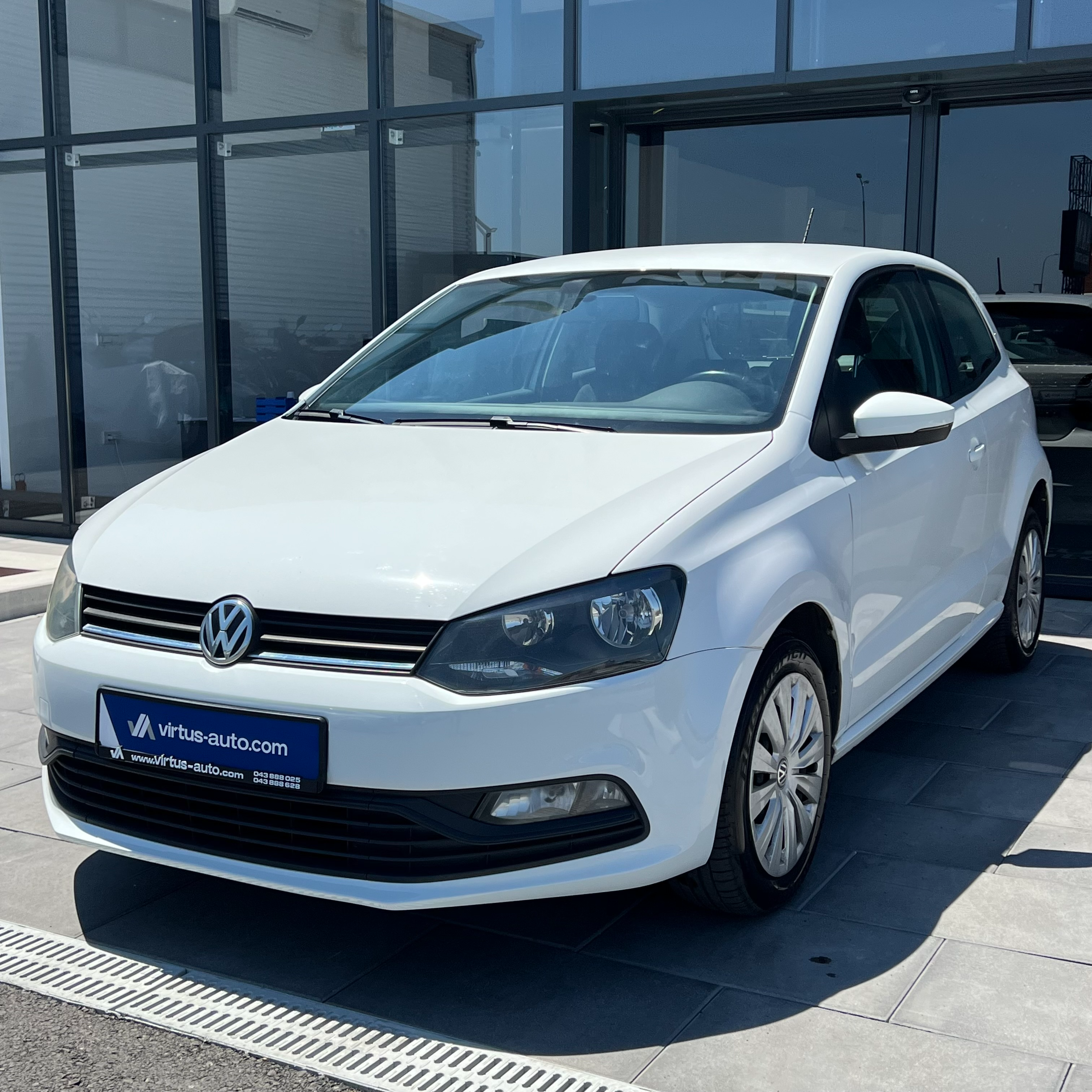 Volkswagen Polo   - 2016