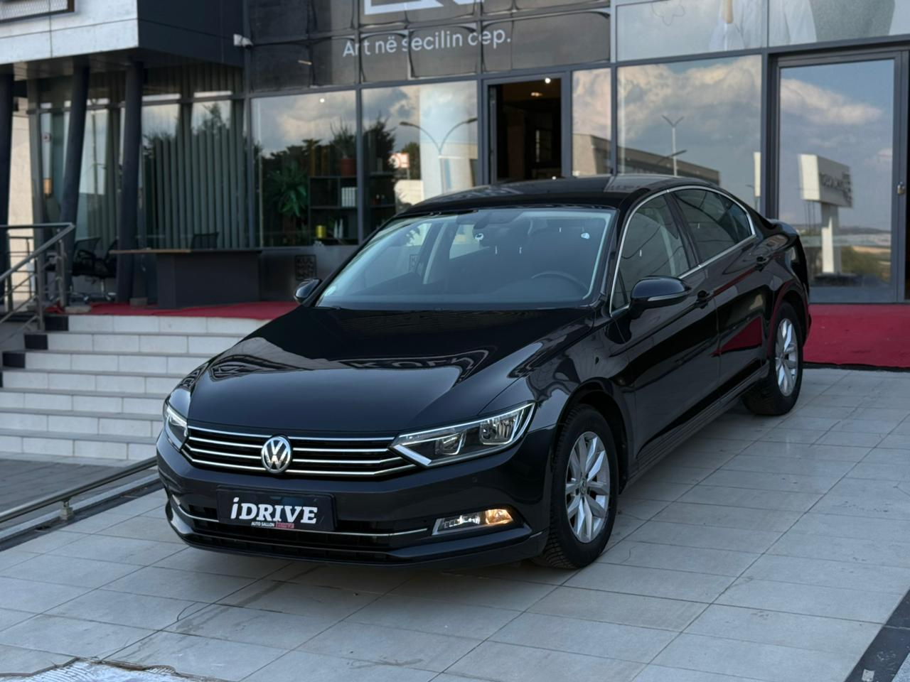 Volkswagen Passat   - 2019