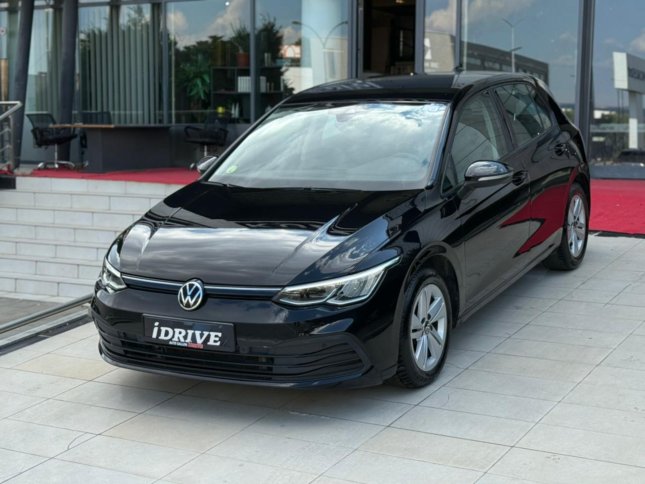 Volkswagen Golf 8   - 2020