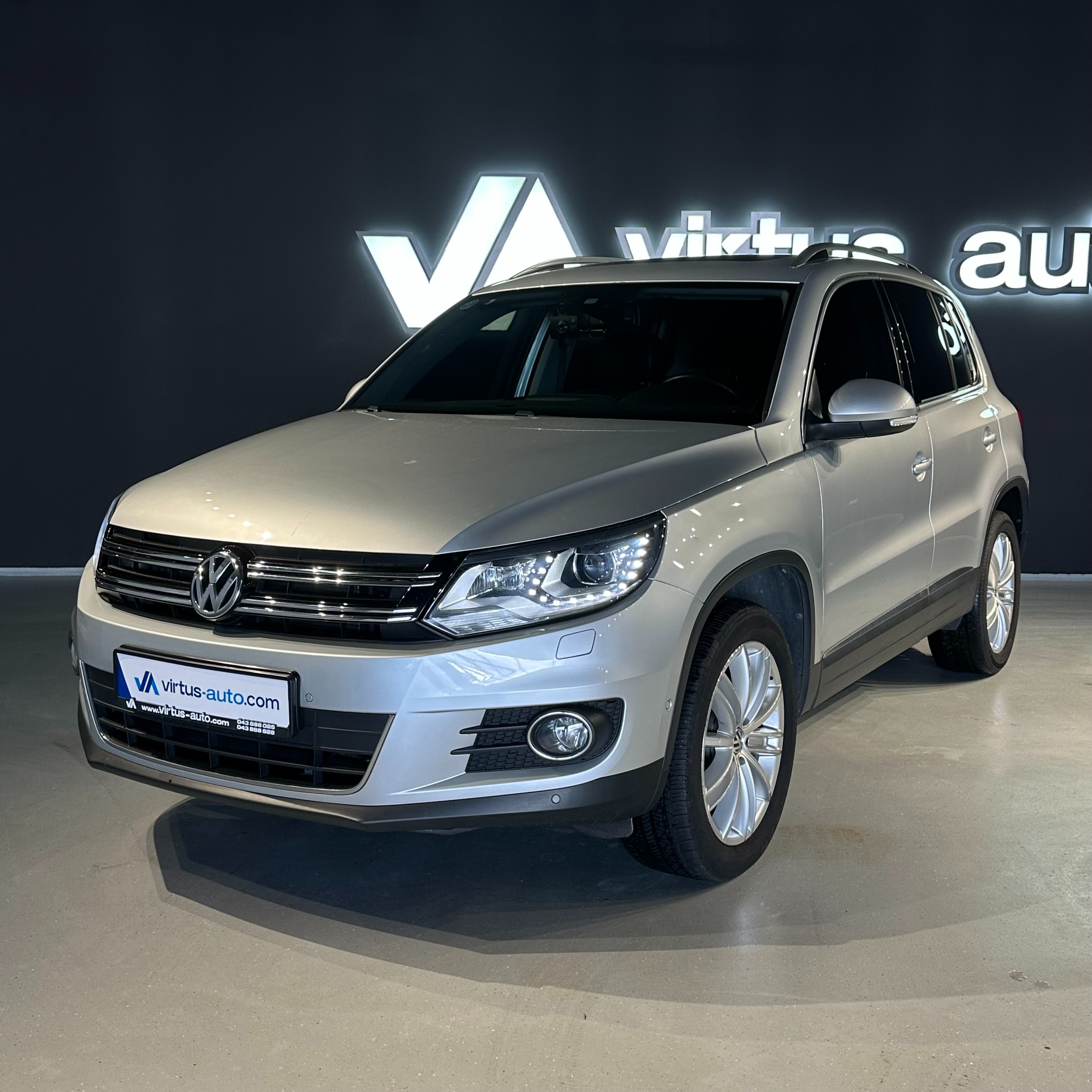 Volkswagen Tiguan   - 2016