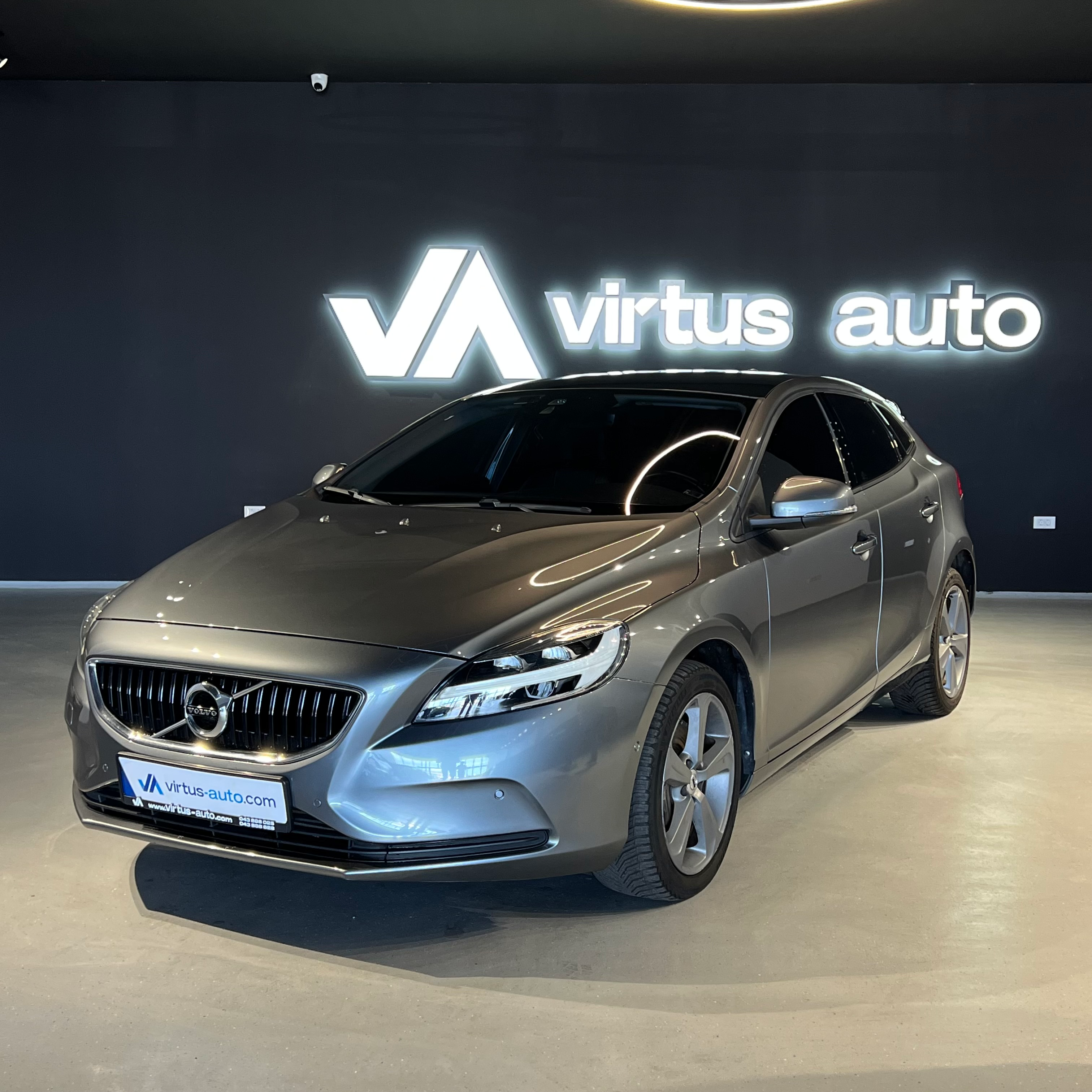 Volvo V40   - 2016