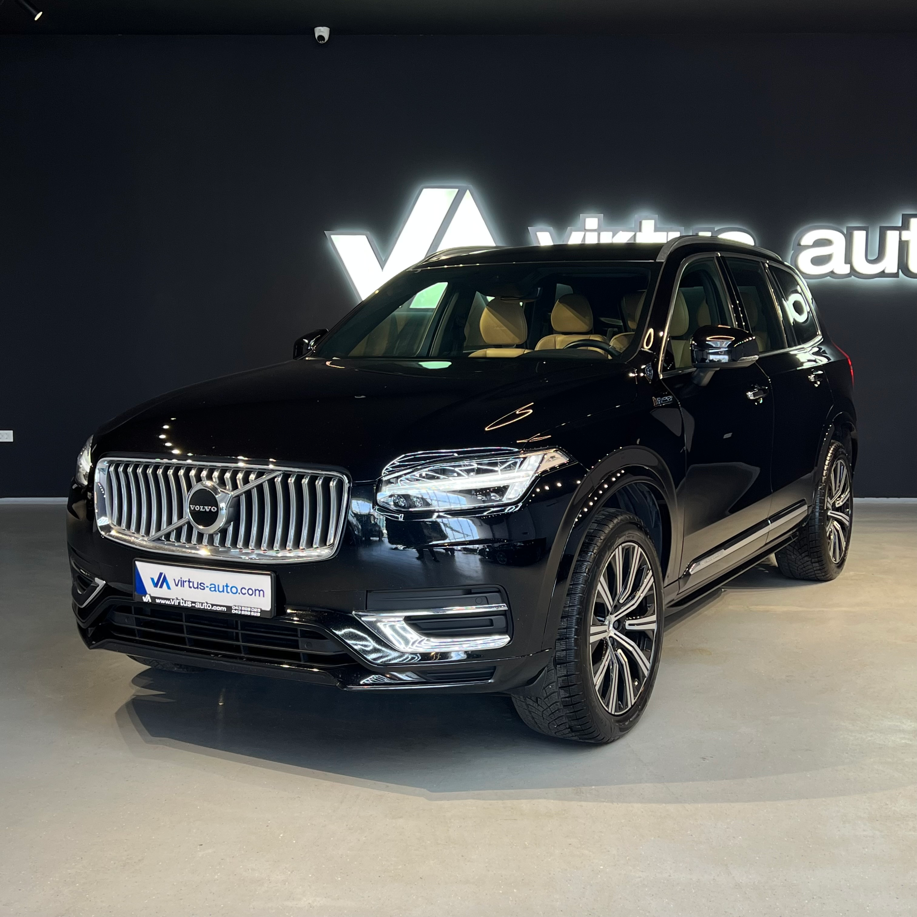 Volvo XC90   - 2020