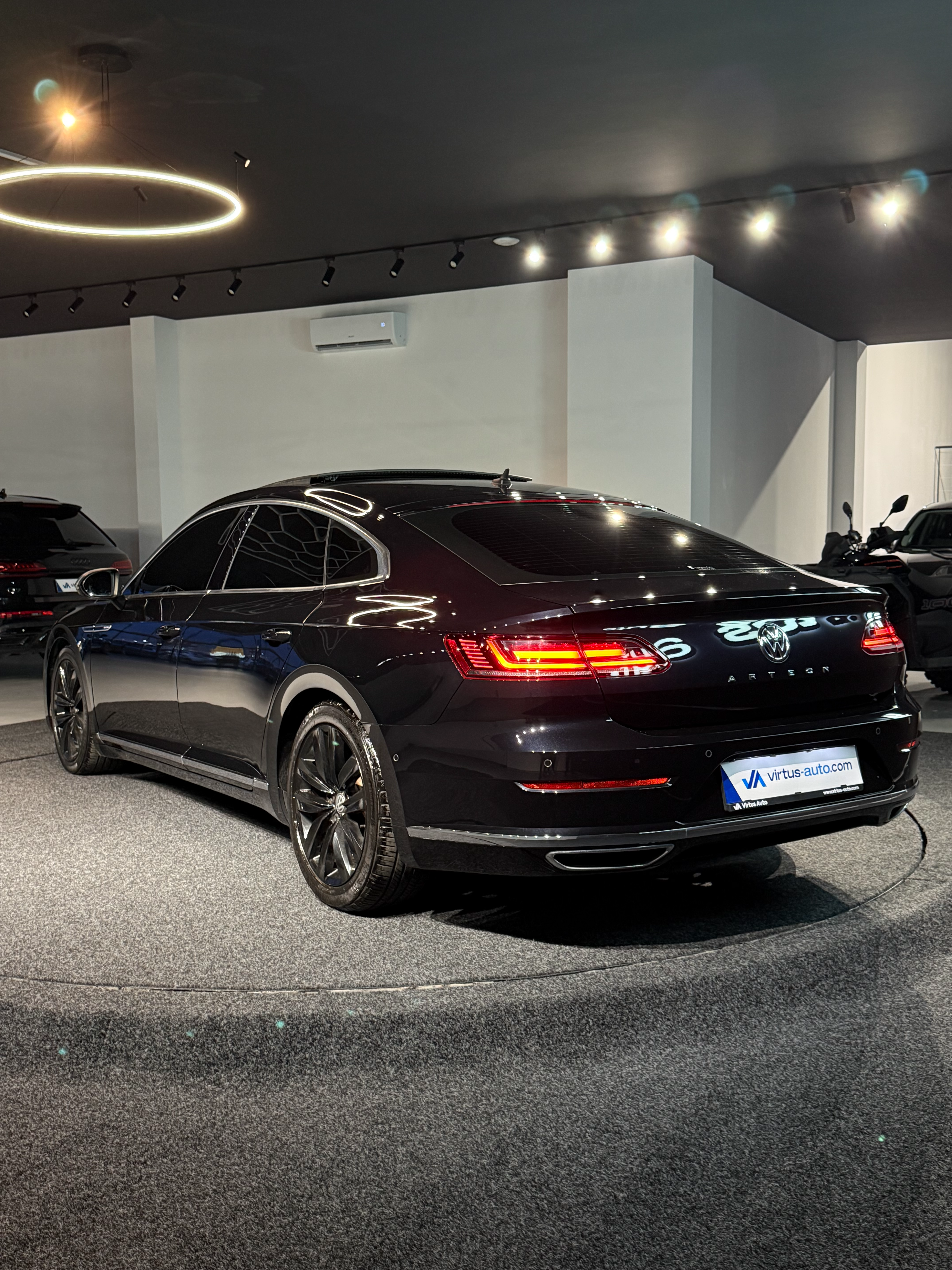 Volkswagen Arteon   - 2019