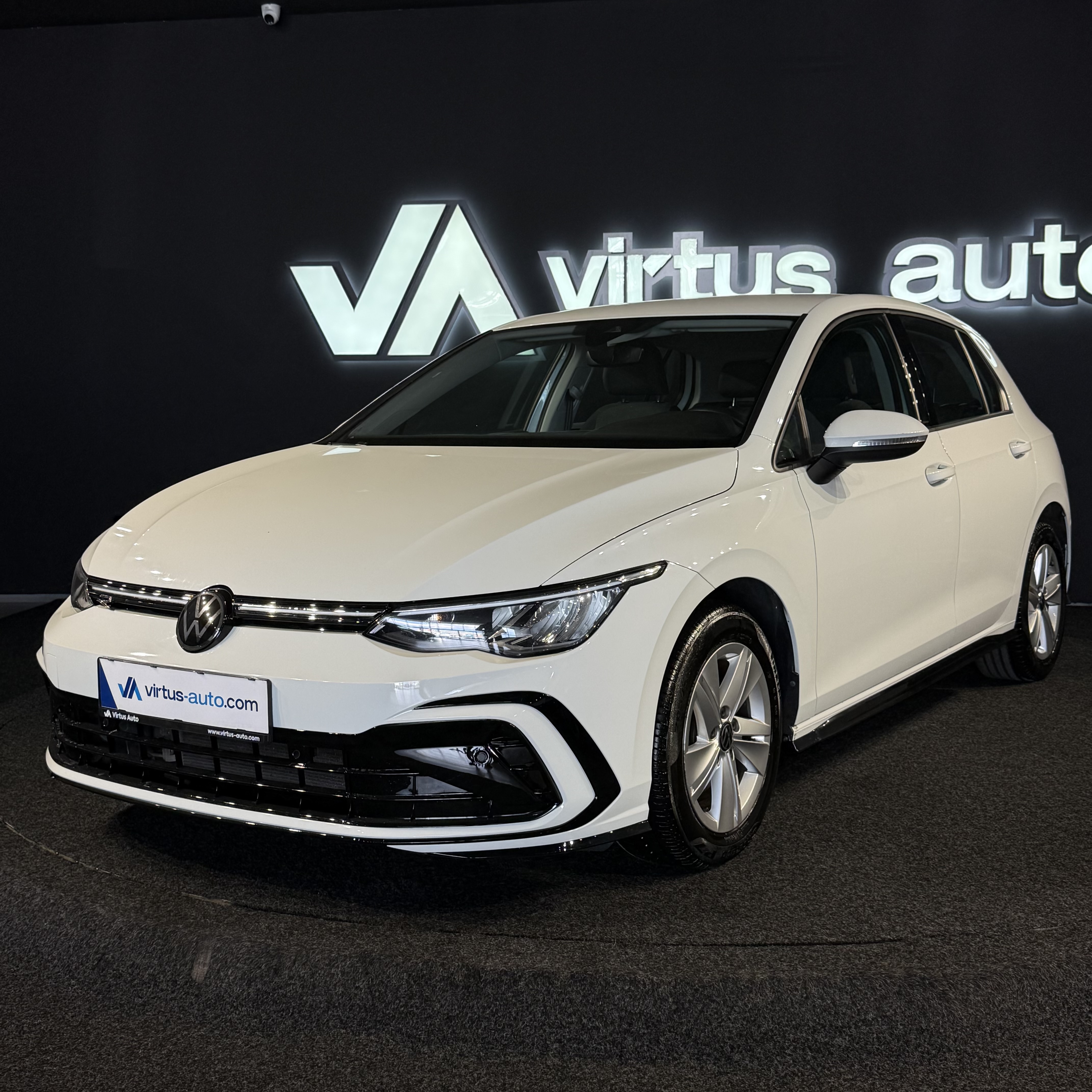 Volkswagen Golf 8   - 2023