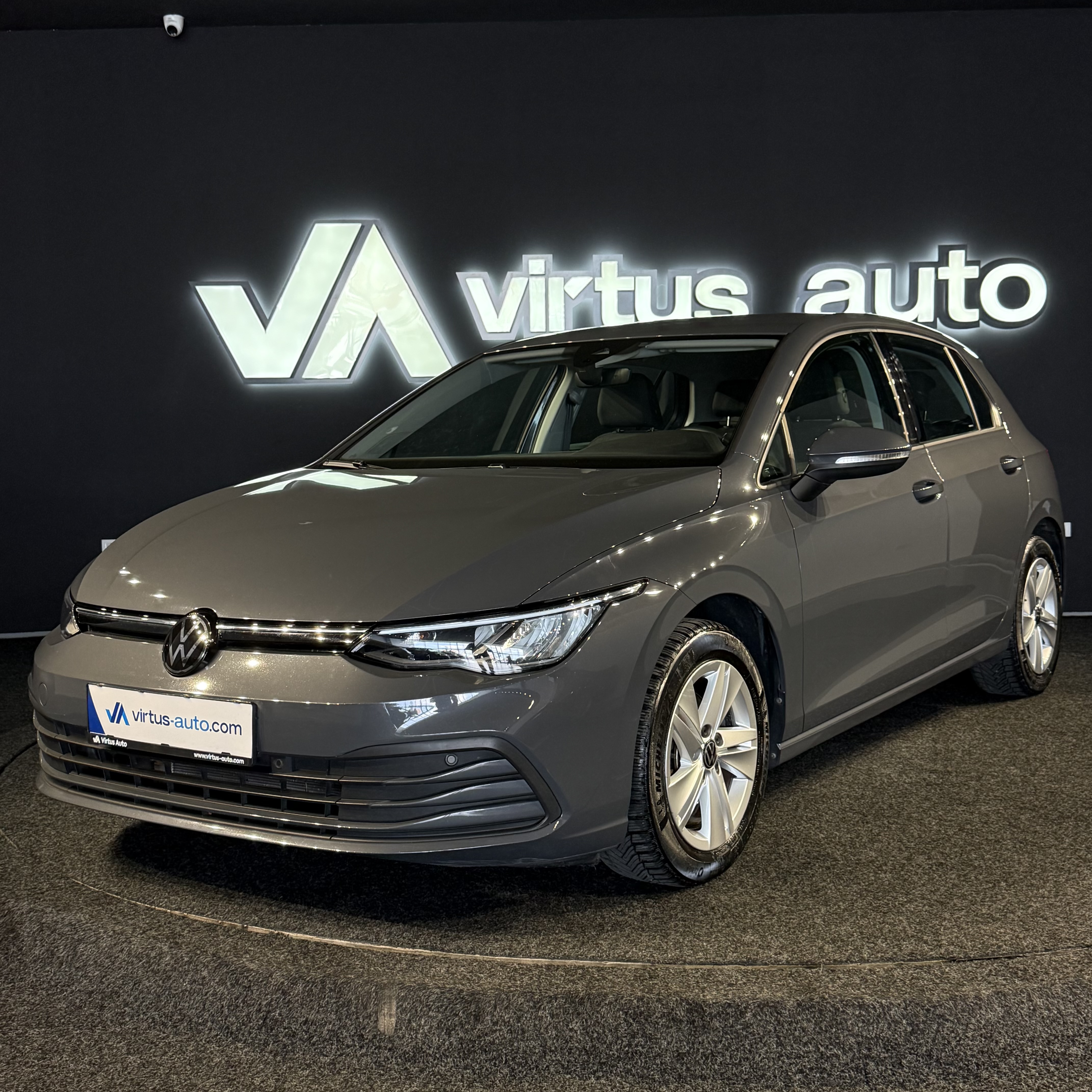 Volkswagen Golf 8   - 2021