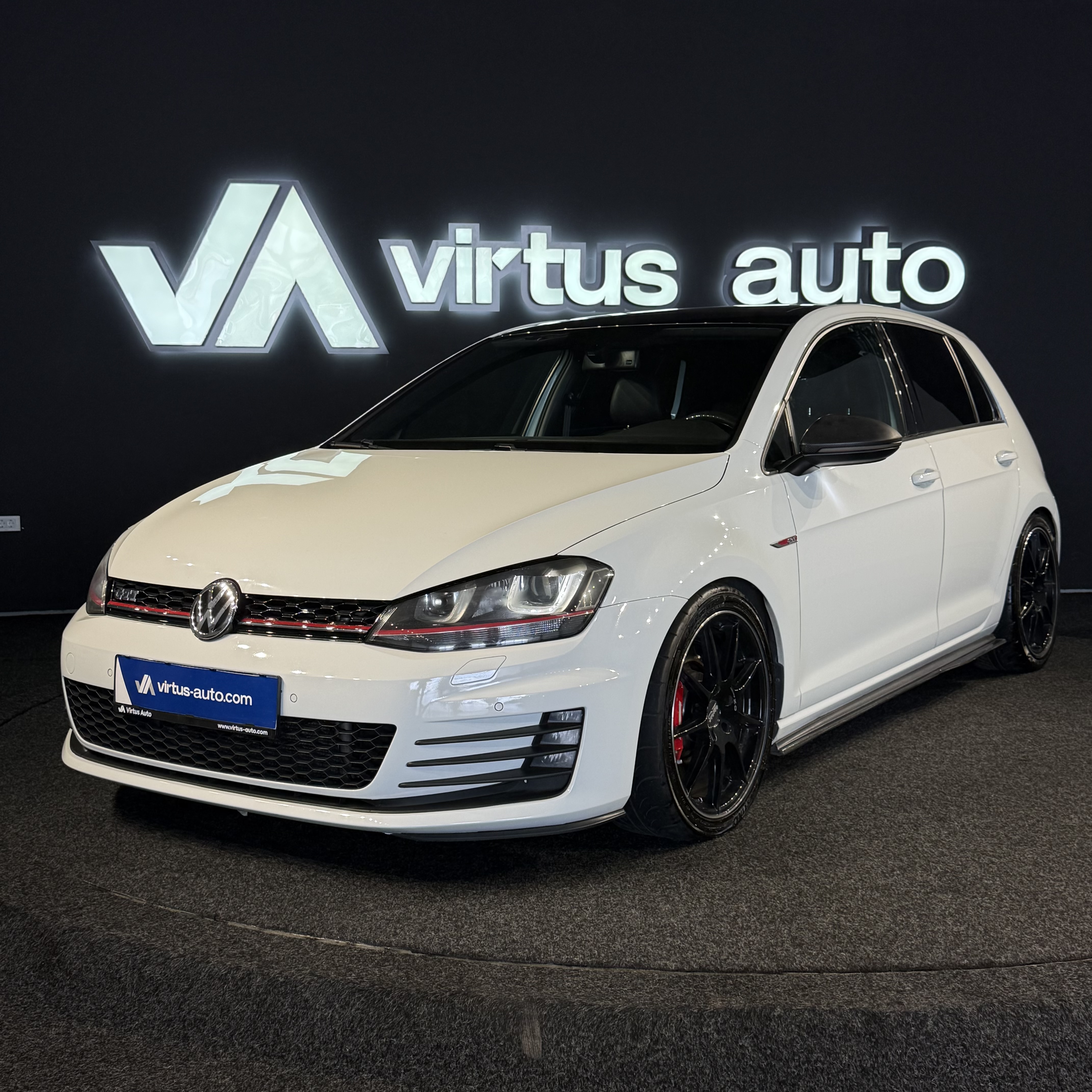 Volkswagen Golf GTI   - 2016