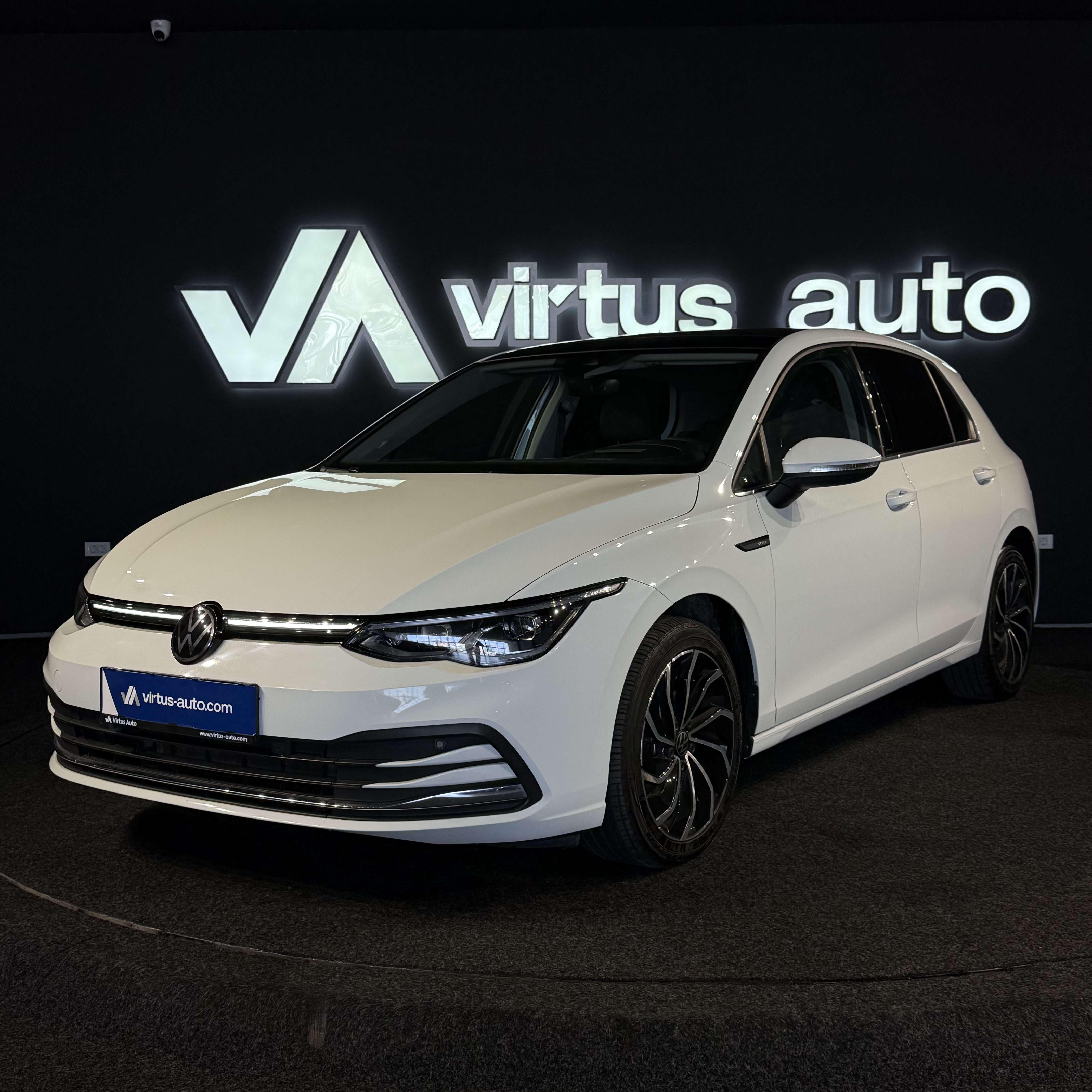 Volkswagen Golf   - 2022