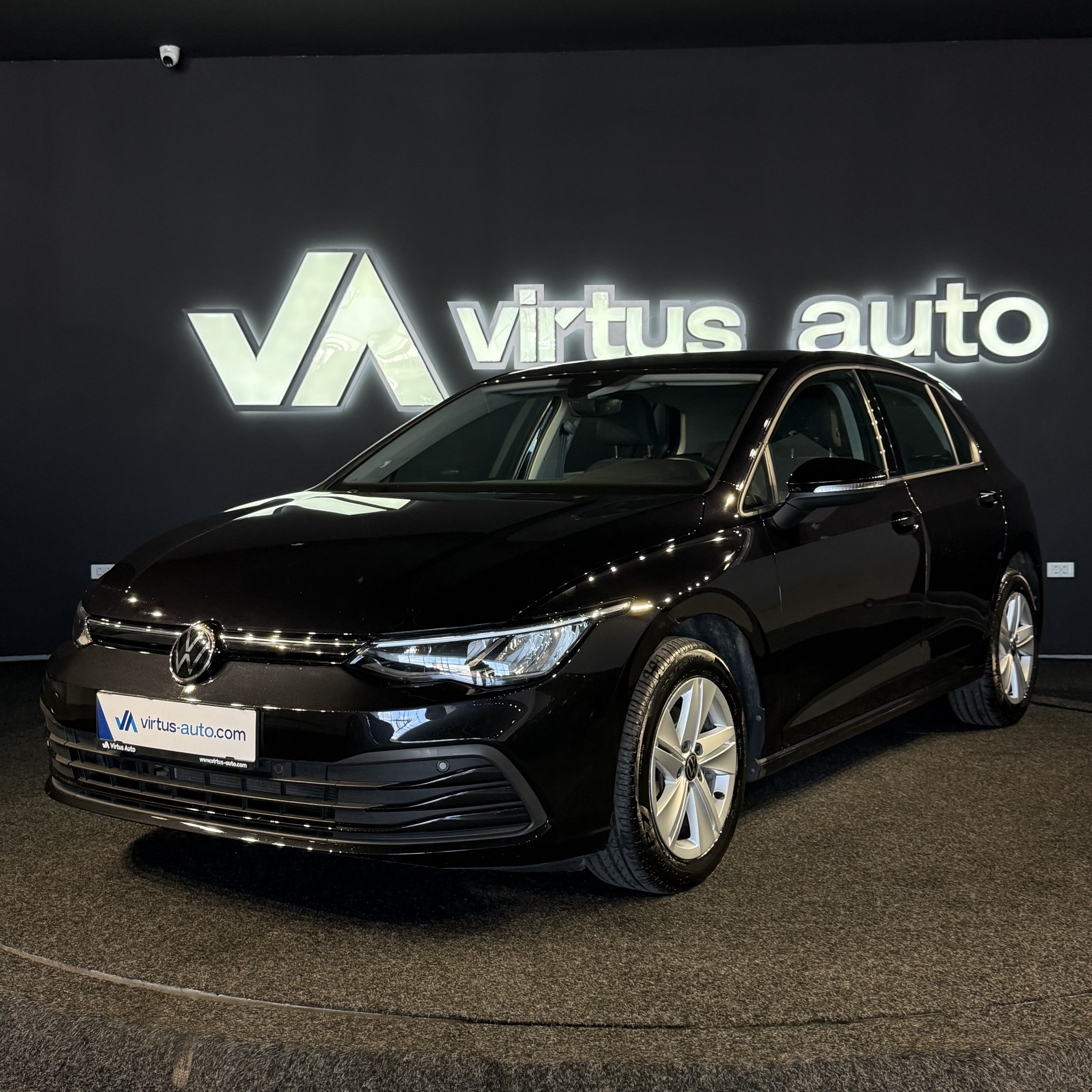 Volkswagen Golf   - 2022