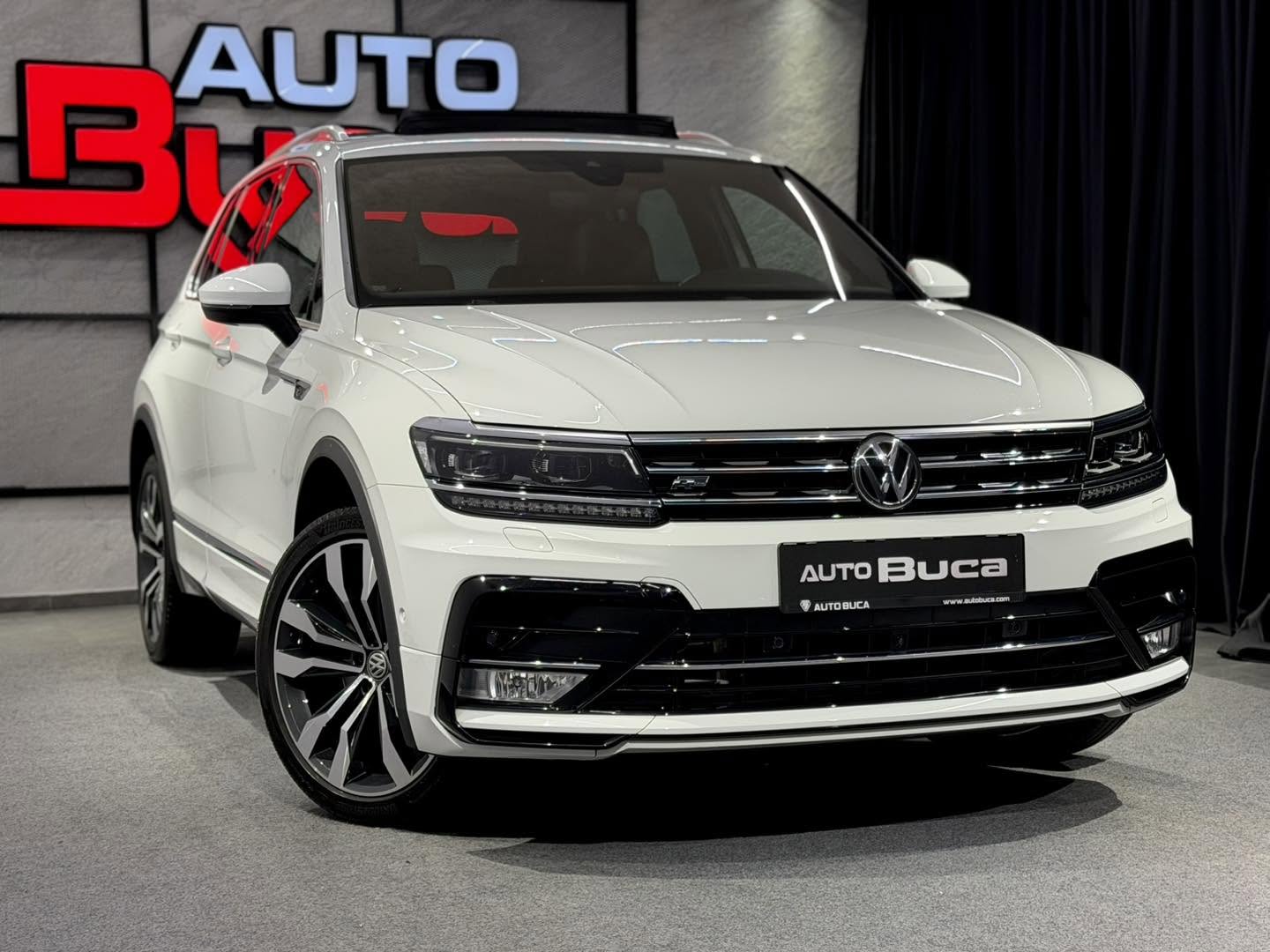 Volkswagen Tiguan   - 2017