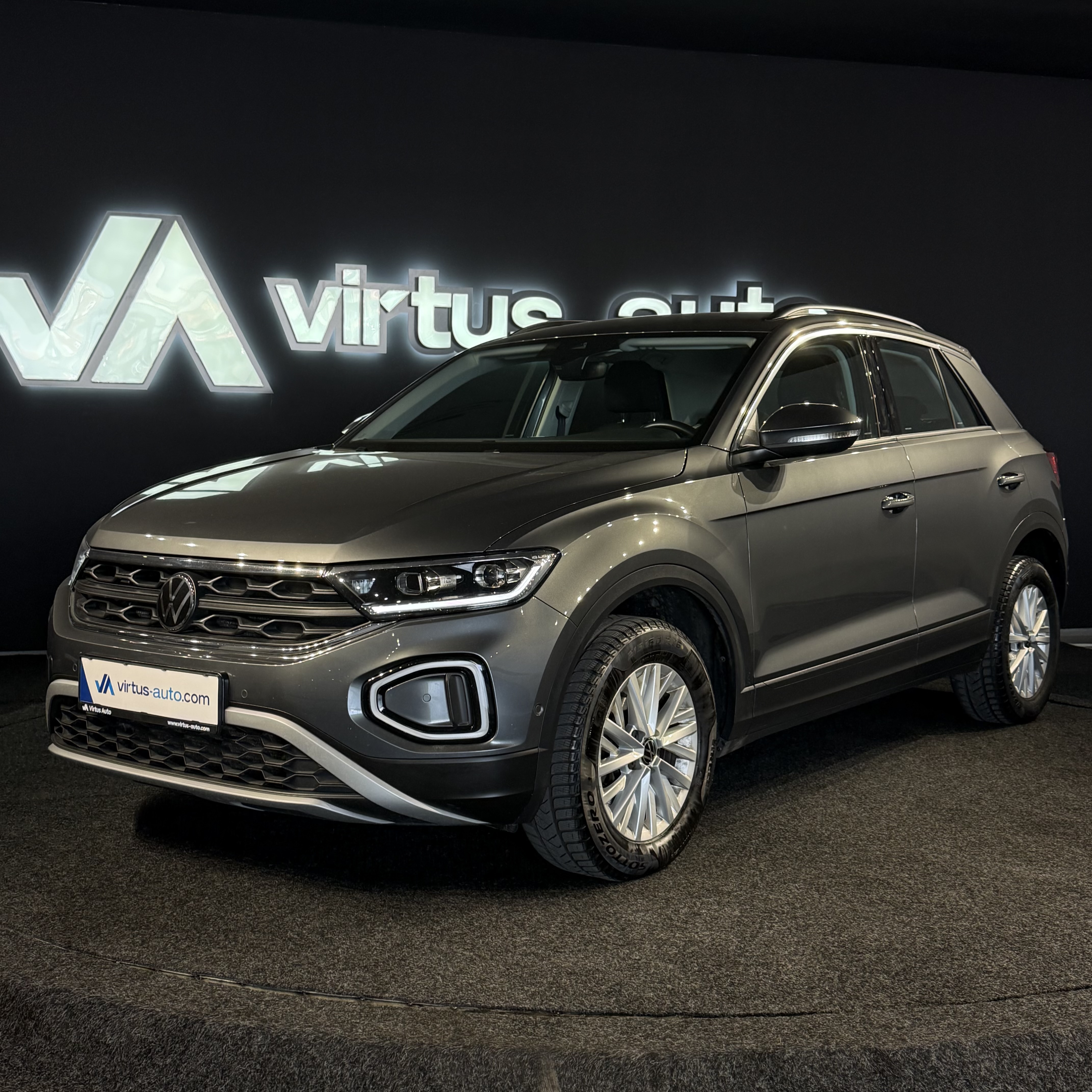 Volkswagen T-Roc   - 2023