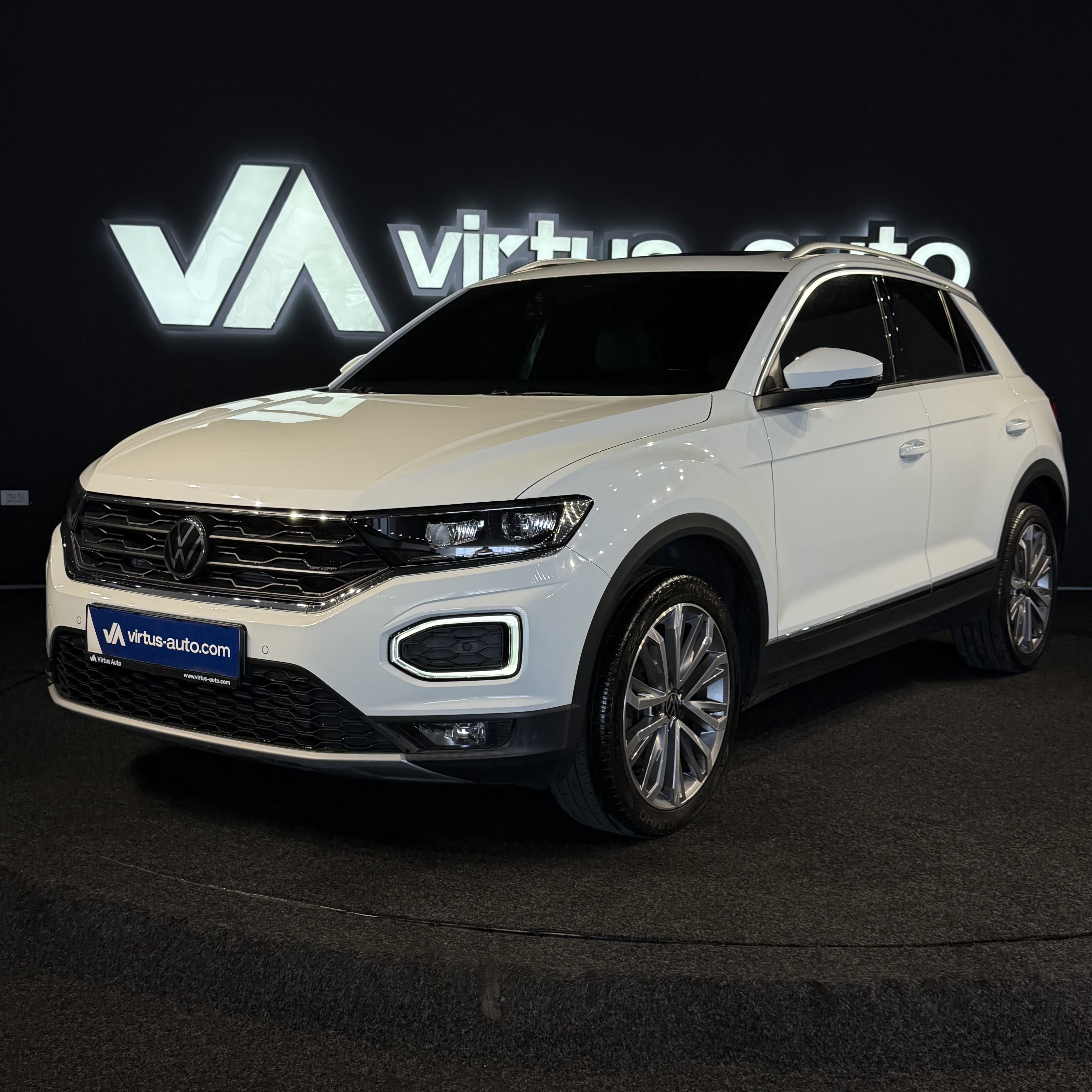 Volkswagen T-Roc   - 2021