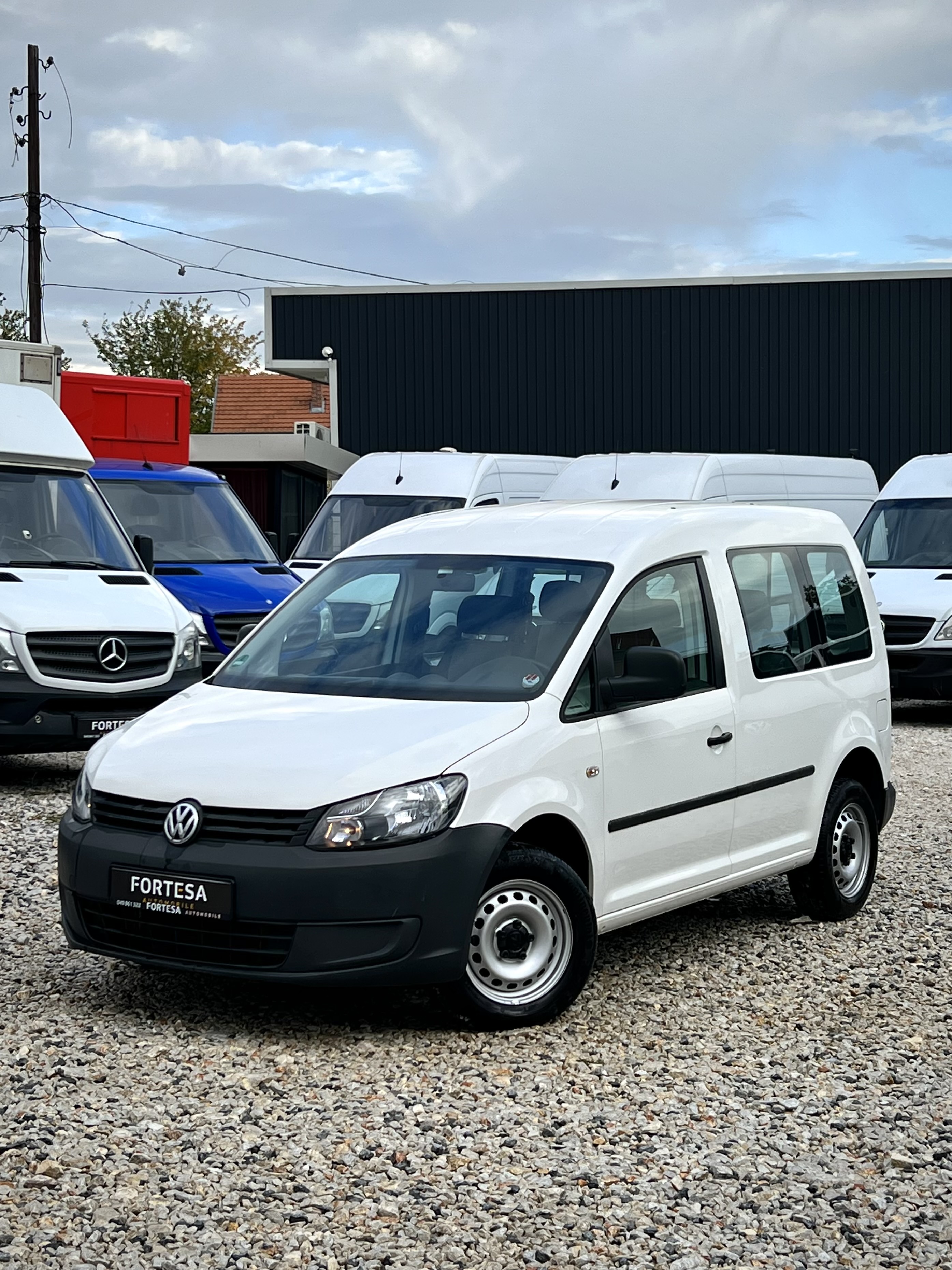 Volkswagen Caddy   - 2012