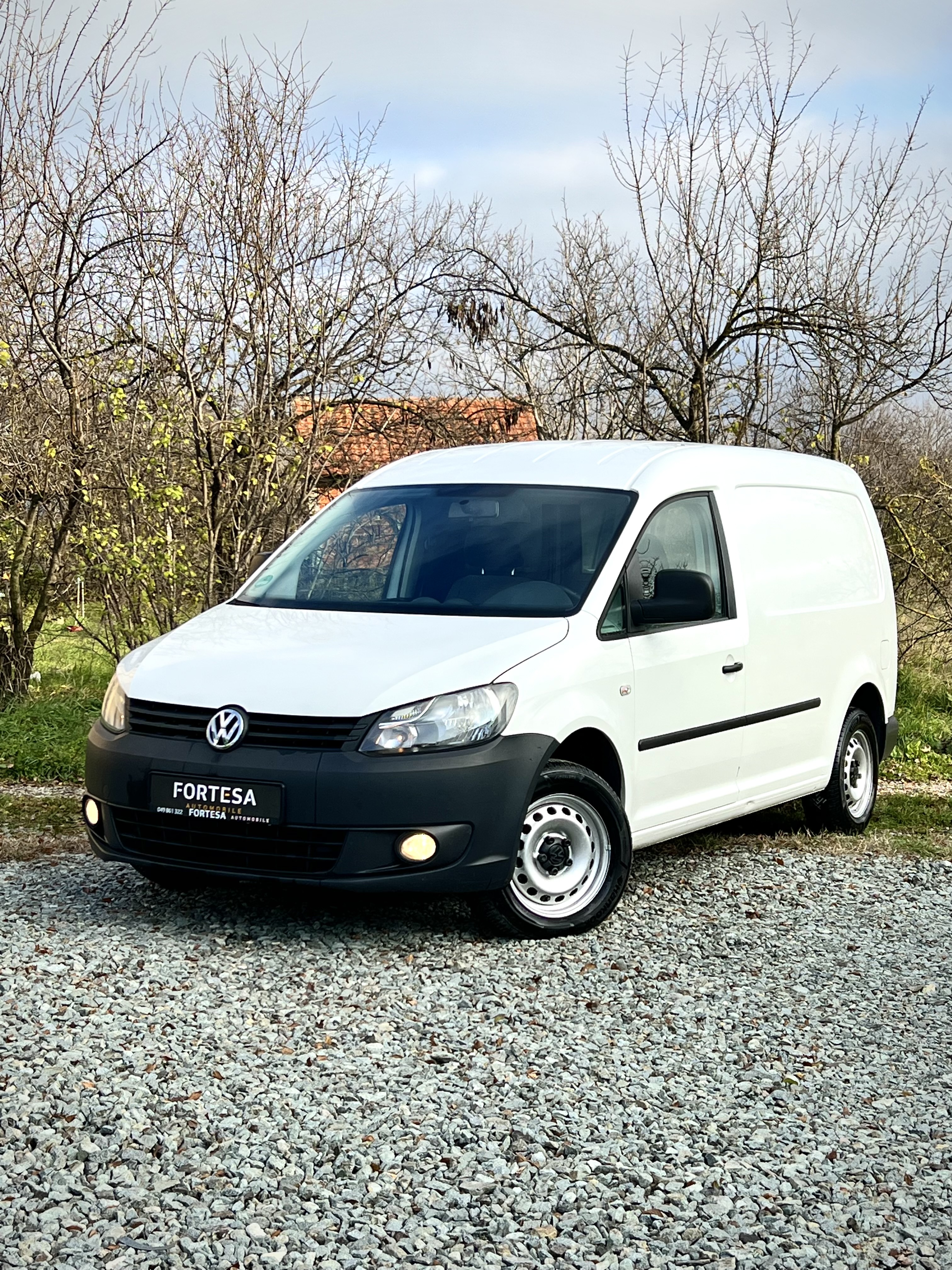 Volkswagen Caddy   - 2011