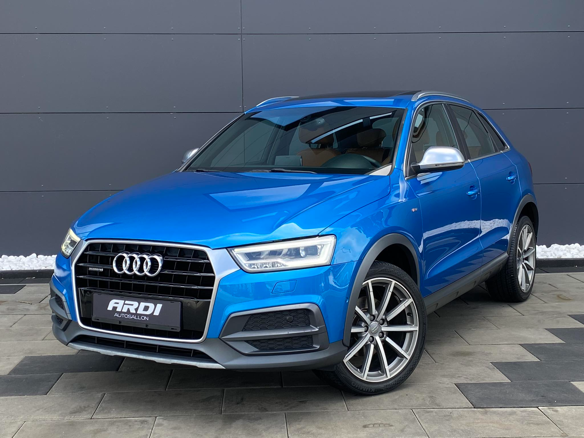 Audi Q3   - 2015