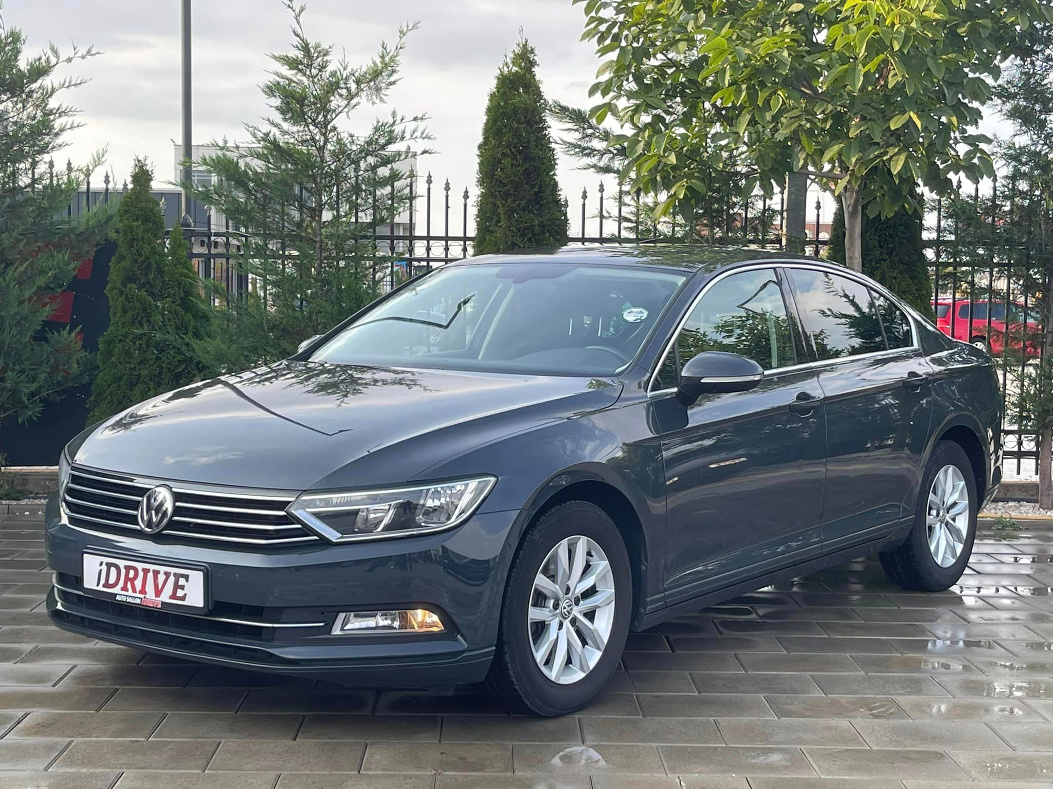 Volkswagen Passat   - 2017