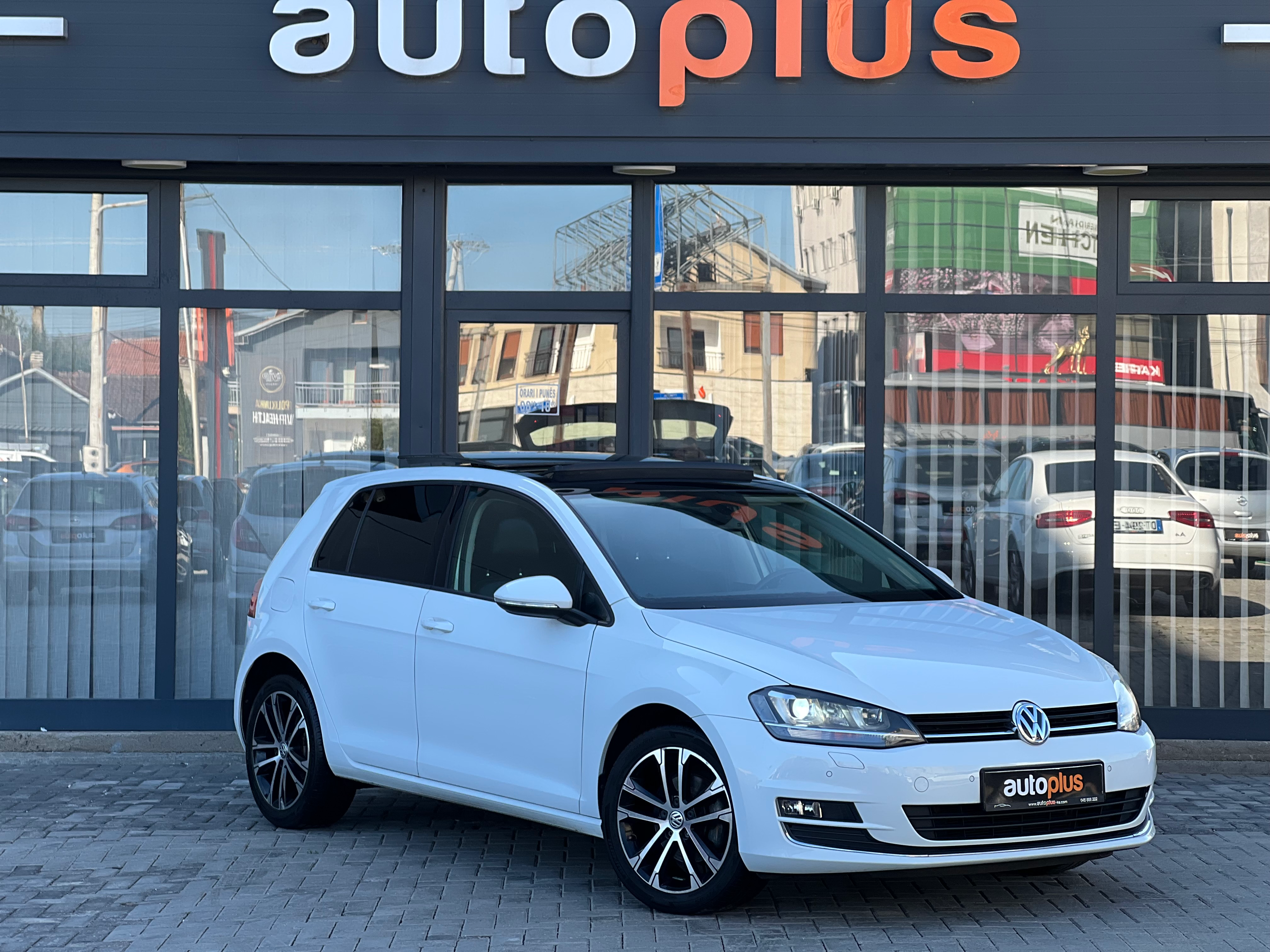 Volkswagen Golf   - 2015