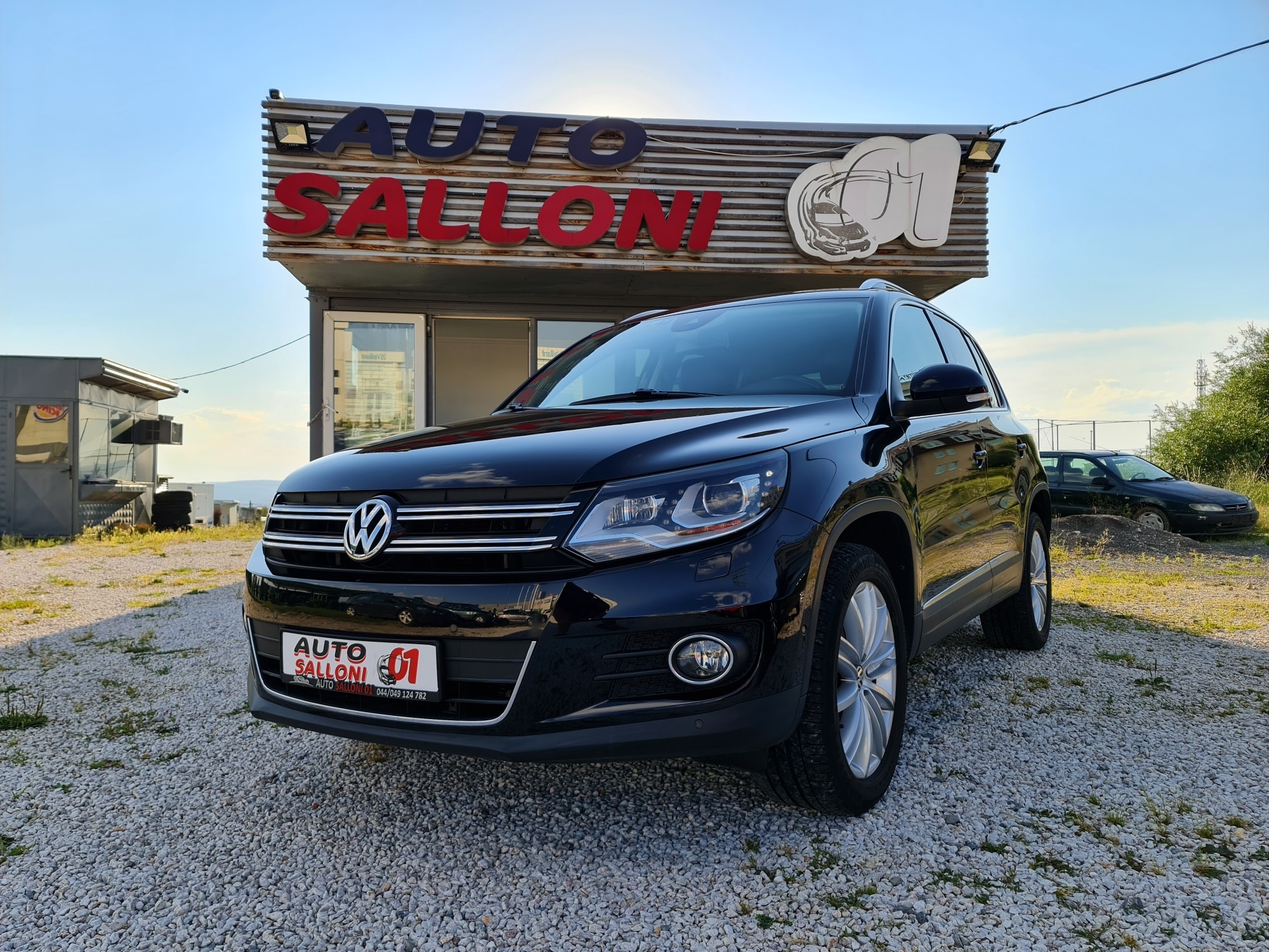 Volkswagen Tiguan   - 2012