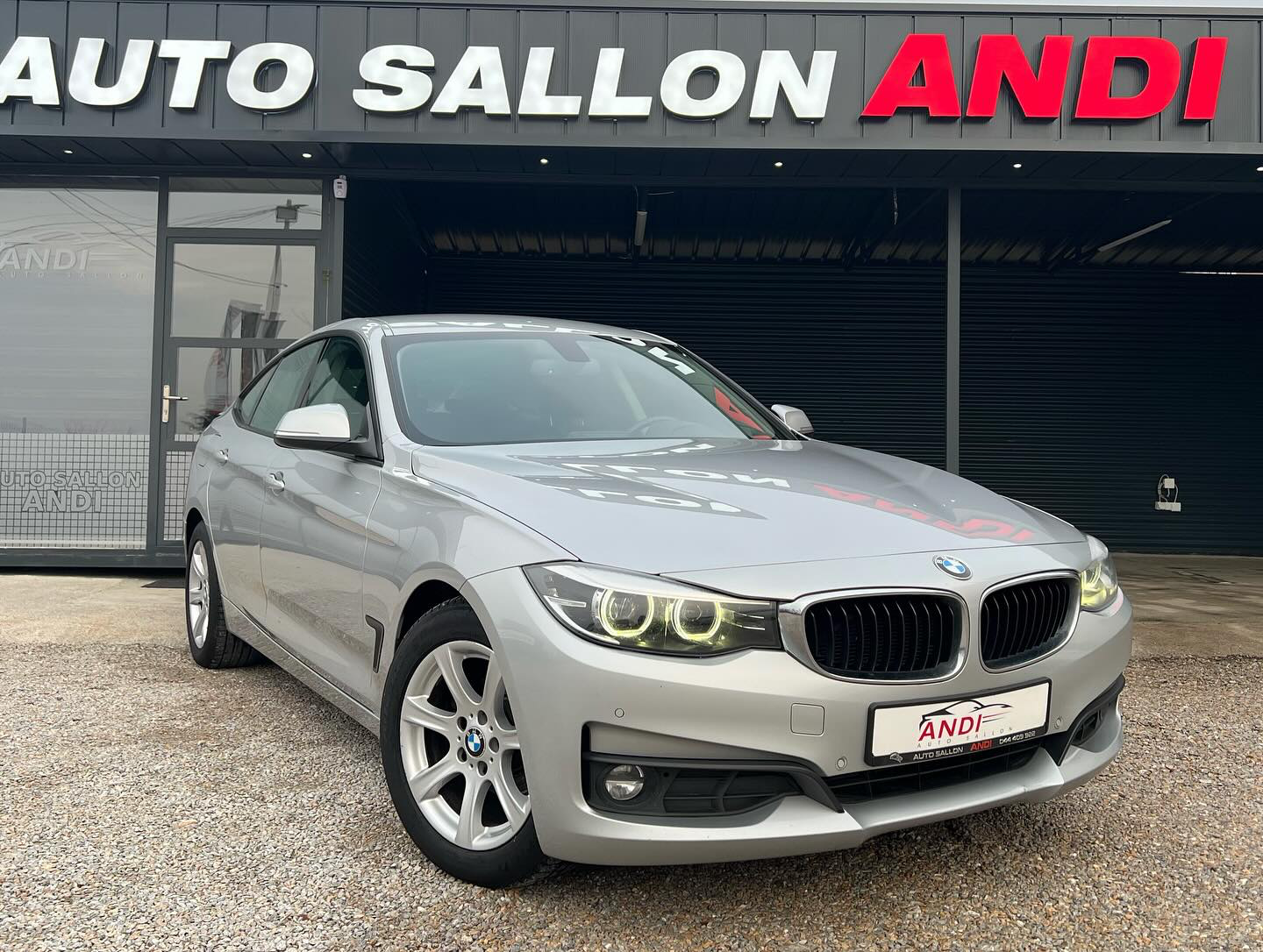 BMW 3 Series   - 2019