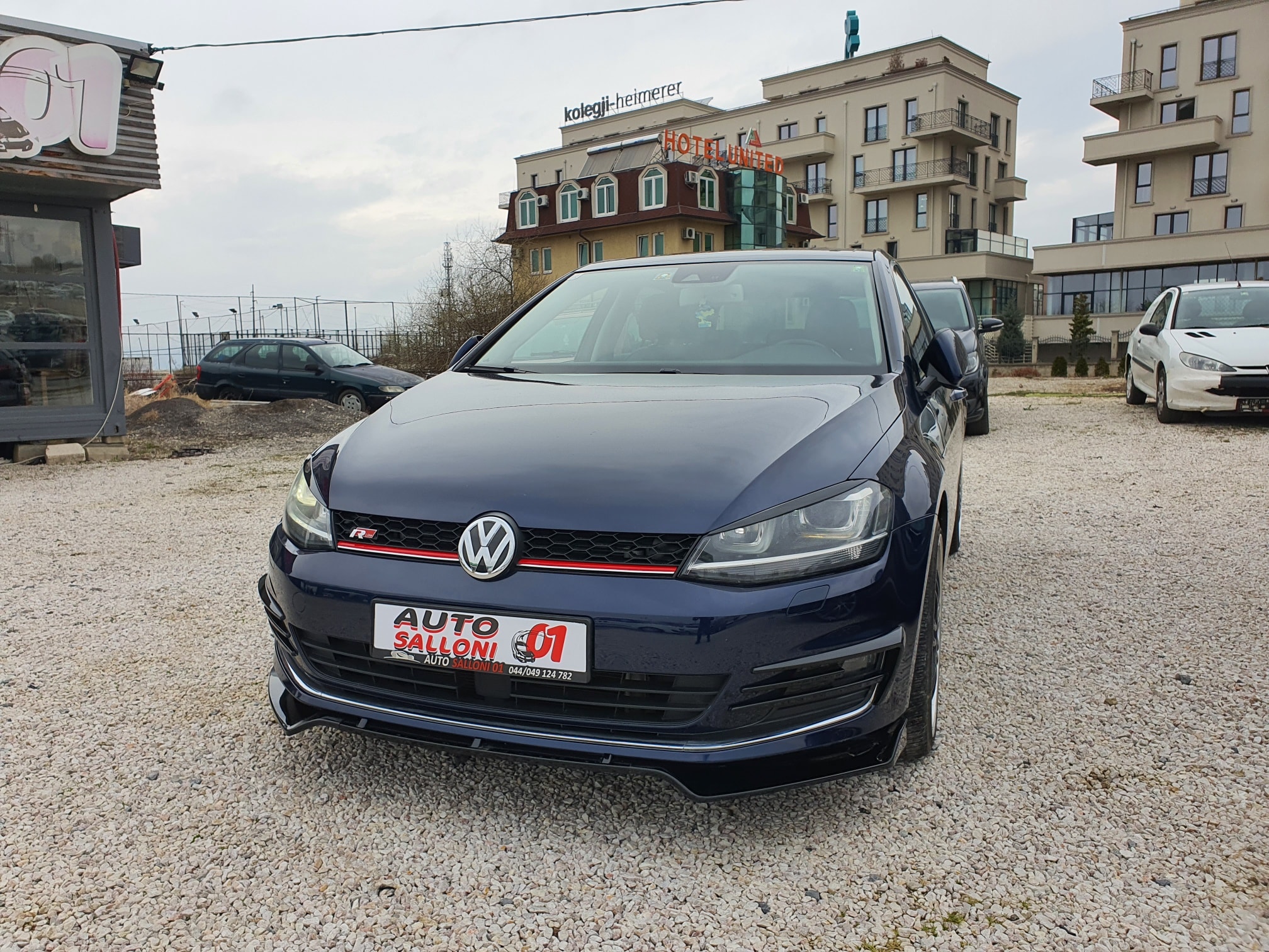 Volkswagen    - 2013