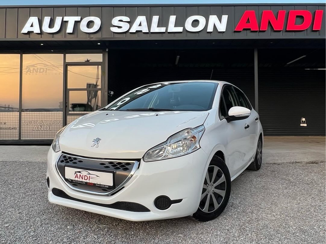 Peugeot 208   - 2013