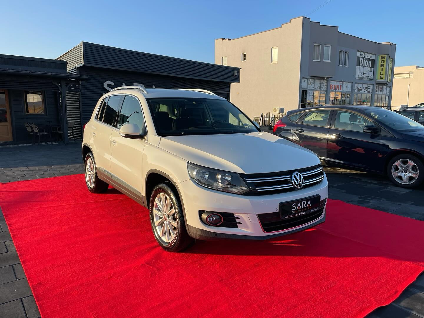 Volkswagen Tiguan   - 2014