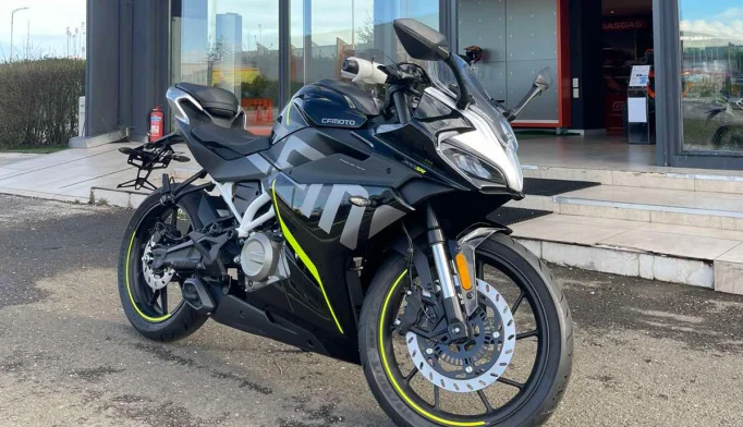 CFMOTO RS 300  - 2021