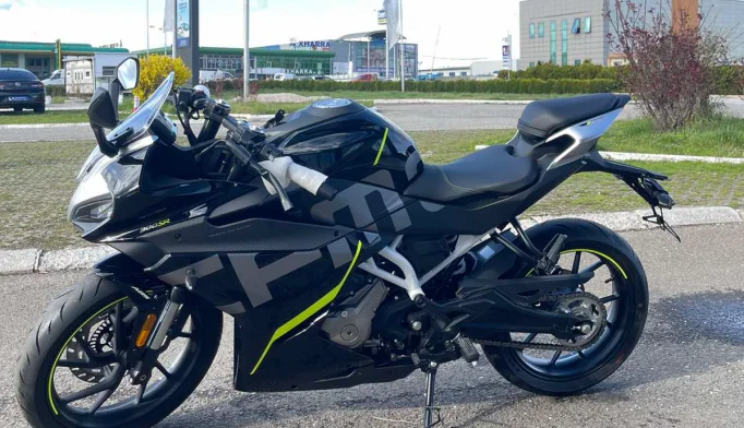 CFMOTO RS 300  - 2021