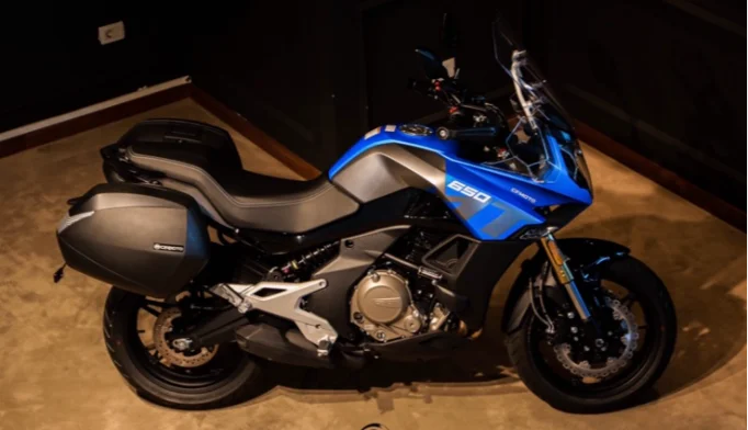 CFMOTO 650 MT  - 2021