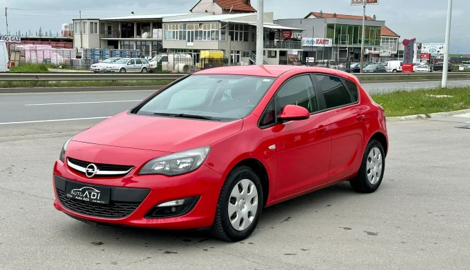 Opel Astra   - 2015
