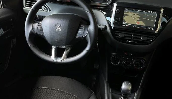Peugeot 208  - 2018