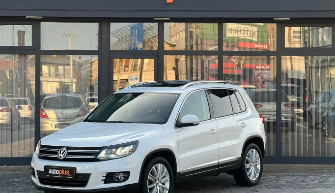 Volkswagen Tiguan  - 2015