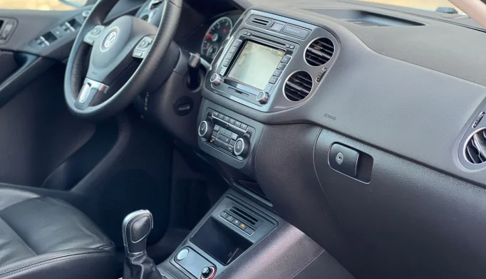 Volkswagen Tiguan  - 2015