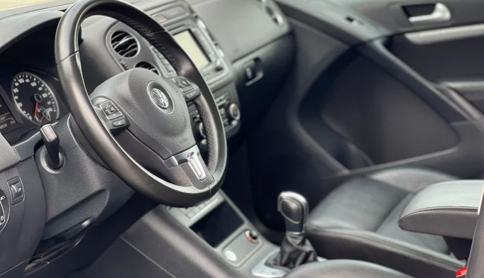 Volkswagen Tiguan  - 2015