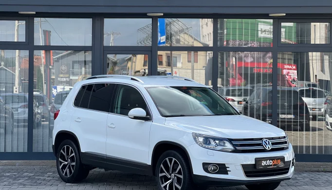 Volkswagen Tiguan  - 2015