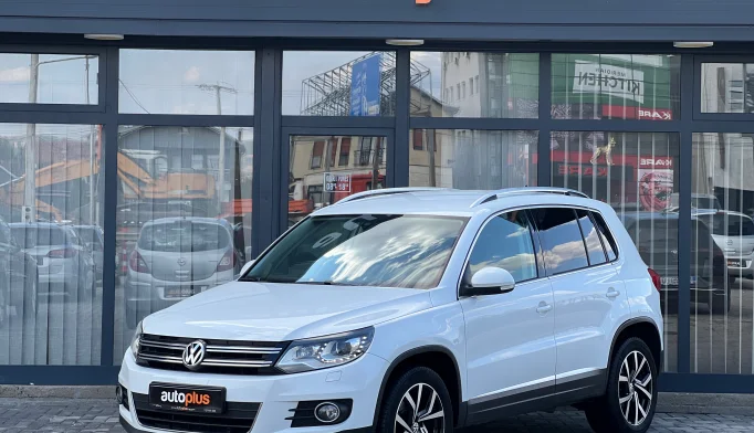 Volkswagen Tiguan  - 2015