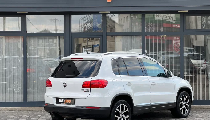 Volkswagen Tiguan  - 2015