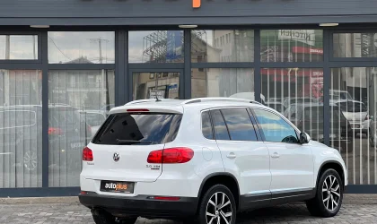 Volkswagen Tiguan  - 2015