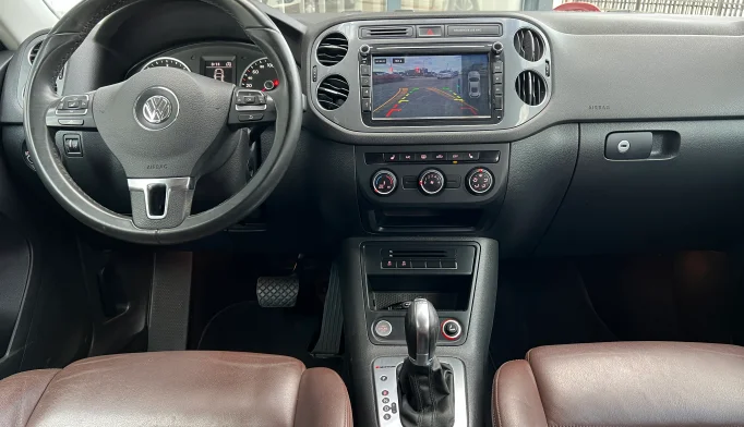Volkswagen Tiguan  - 2015