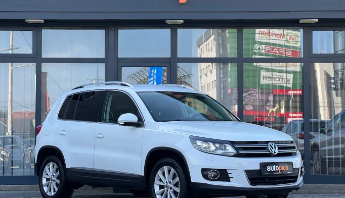 Volkswagen Tiguan  - 2015