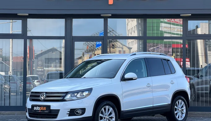 Volkswagen Tiguan  - 2015