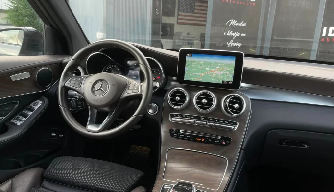 Mercedes-Benz GLC  - 2017